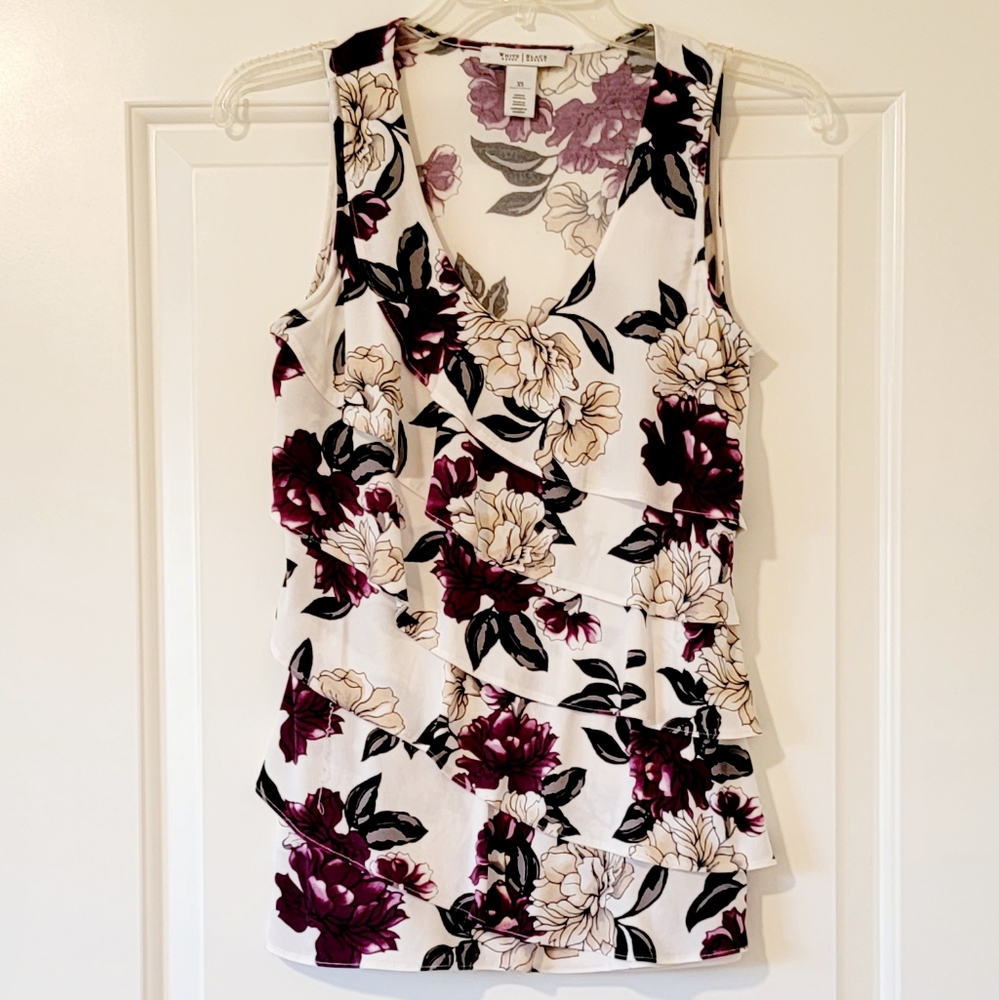 EUC White House Black Market Purple Floral Sleeveless Ruffle Top Size XS